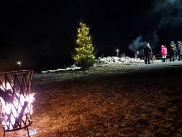 221119 Julgranständning